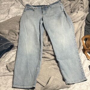 Women’s Light Blue Jeans